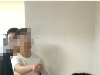 惊呆大瓜:山东菏泽捉奸霸凌暴揍后被逼现场示范,男的都吓的硬不起来