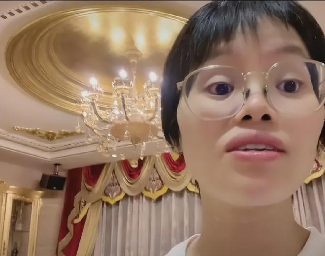 彩虹夫妇是怎么火起来的?才773万粉丝,竟然能几千万全款买别墅!